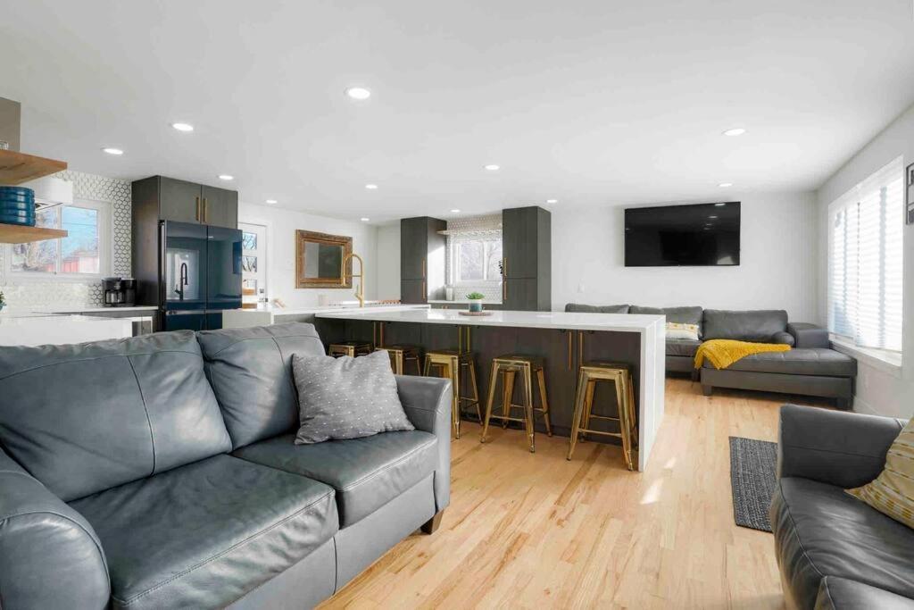Sleeps 16 - 15 Min/Downtown, 10 Min/Medical Center Villa Aurora Luaran gambar